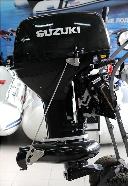 Лодочный мотор Suzuki DT40WS JET с водомётной насадкой Лодочный мотор Suzuki DT40WS JET с водомётной насадкой